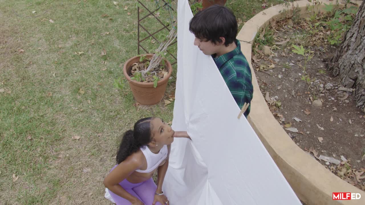 Milfed - Olivia Jayy Milf Workout Teases Pervy Neighbor In Outdoor Glory Hole